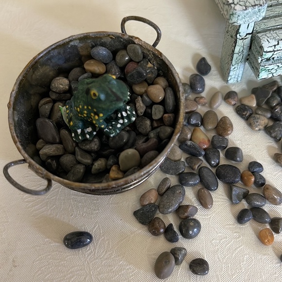 All New Fairy Garden Items: Veggie Garden, Bucket, Chair, Frog, Pebbles - Picture 3 of 7